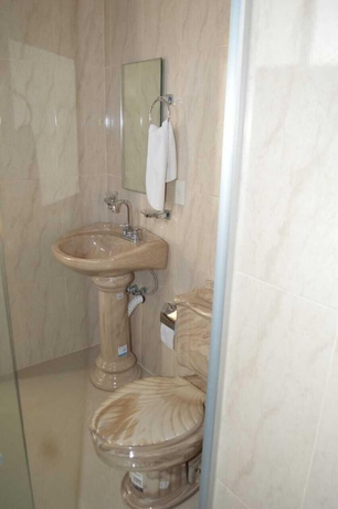 Imagen de la habitación del Hotel Guadalupe Bernal. Foto 15
