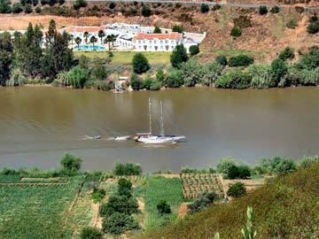 Imagen de los exteriores del Hotel Guadiana River. Foto 4
