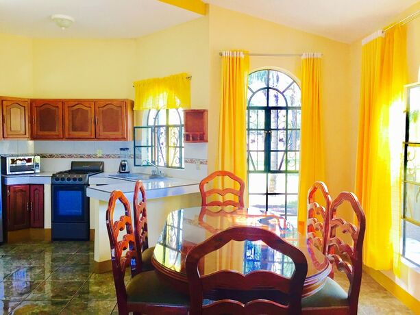 Imagen de la habitación del Hotel Guam&uacute;chil Parque Acu&aacute;tico and Caba&ntilde;as. Foto 10