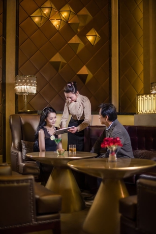 Imagen del bar/restaurante del Hotel Guangdong Shanghai. Foto 3