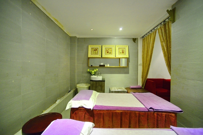 Imagen de la piscina del Hotel Guangzhou Valley View Hotspring Resort. Foto 18