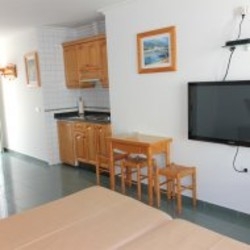 Imagen de la habitación del Hotel Guaquin Apartments. Foto 2