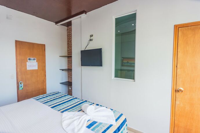 Imagen de la habitación del Hotel Guatatur. Foto 20