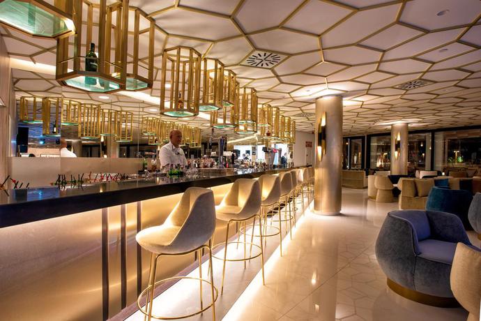 Imagen del bar/restaurante del Hotel Guayarmina Princess - Adults Only. Foto 6