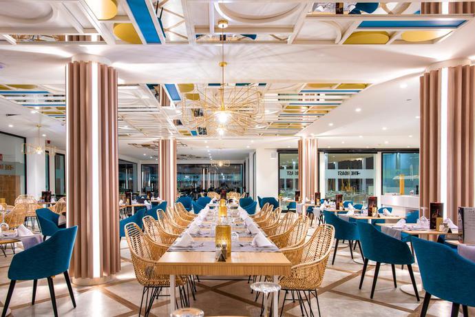 Imagen del bar/restaurante del Hotel Guayarmina Princess - Adults Only. Foto 12