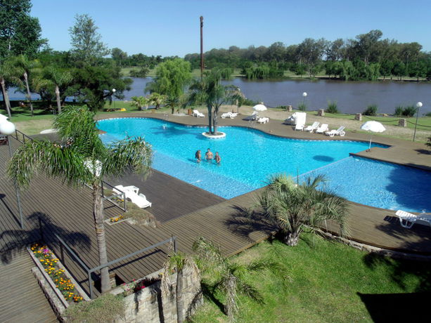 Imagen de los exteriores del Hotel Guayra. Foto 6