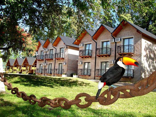 Imagen de los exteriores del Hotel Guayra. Foto 7