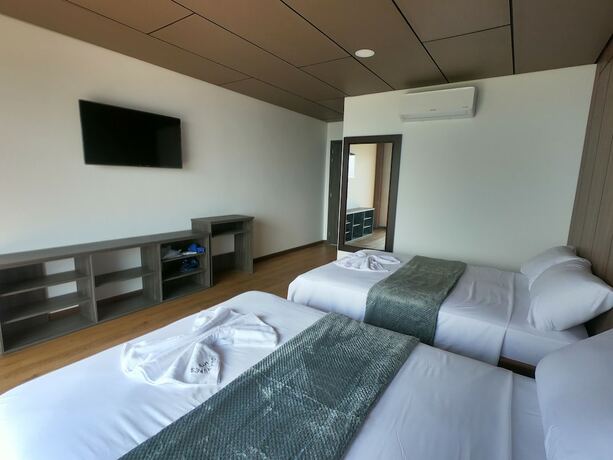 Imagen de la habitación del Hotel Guayupes de Aventura. Foto 17