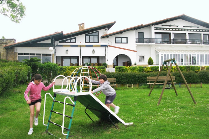 Imagen de los exteriores del Hotel Gudamendi. Foto 9