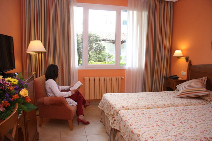 Imagen de la habitación del Hotel Gudamendi. Foto 5