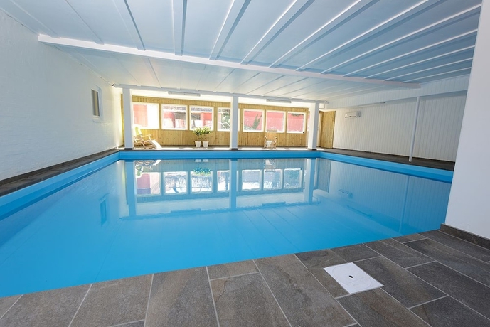 Imagen de la piscina del Hotel Gudhjem, Gudhjem. Foto 12
