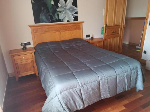 Imagen de la habitación del Hotel Gue&ntilde;es. Foto 6