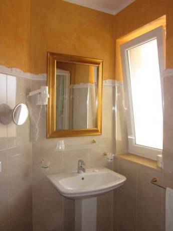 Imagen de la habitación del Hotel Guerra, Francavilla al Mare. Foto 6