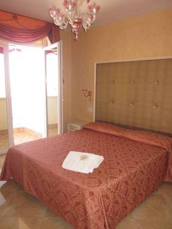 Imagen de la habitación del Hotel Guerra, Francavilla al Mare. Foto 14