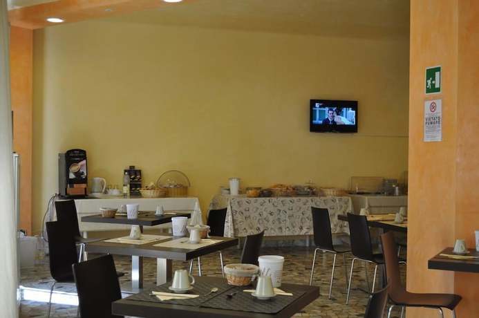 Imagen del bar/restaurante del Hotel Guerrini, Castiglioncello. Foto 5