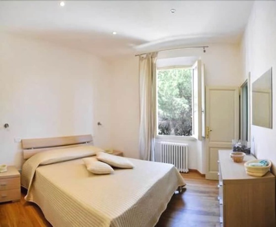 Imagen de la habitación del Hotel Guerrini, Castiglioncello. Foto 10