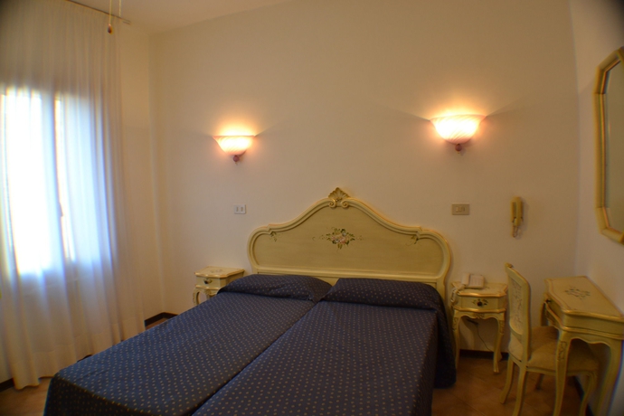 Imagen de la habitación del Hotel Guerrini, Venecia. Foto 7