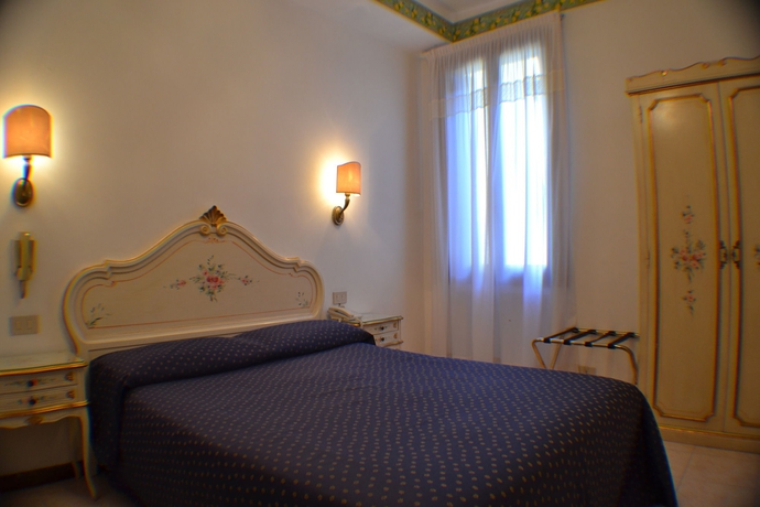 Imagen de la habitación del Hotel Guerrini, Venecia. Foto 10