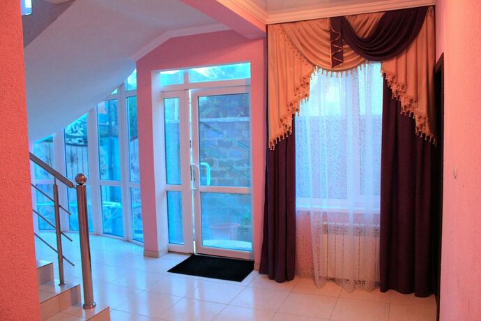 Imagen general del Hotel Guest House Elmira. Foto 13