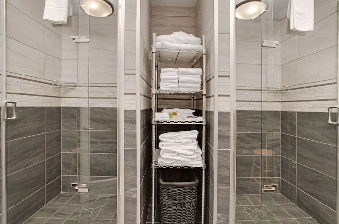 Imagen de los interiores del Hotel Guest House Inn And Suites. Foto 15
