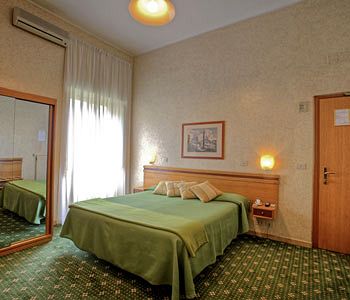 Imagen de la habitación del Hotel Guest House Sallustiano. Foto 4