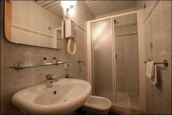 Imagen de la habitación del Hotel Guest House Sallustiano. Foto 7