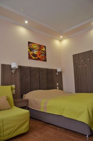 Imagen general del Hotel Guest House VERSAL. Foto 3