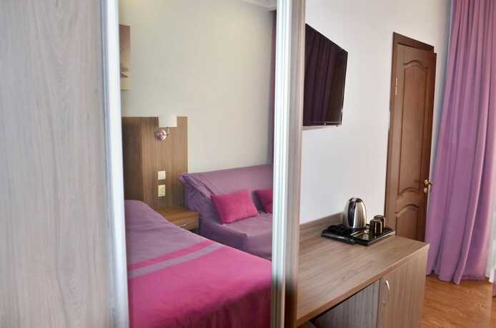 Imagen general del Hotel Guest House VERSAL. Foto 9