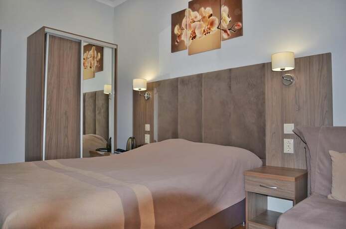 Imagen general del Hotel Guest House VERSAL. Foto 12