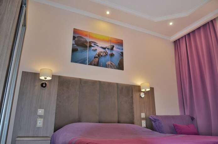 Imagen general del Hotel Guest House VERSAL. Foto 14