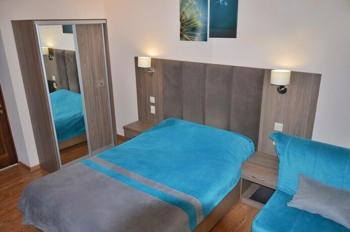 Imagen general del Hotel Guest House VERSAL. Foto 18