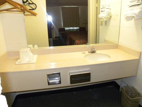 Imagen de la habitación del Hotel Guest Inn, Rogers. Foto 9