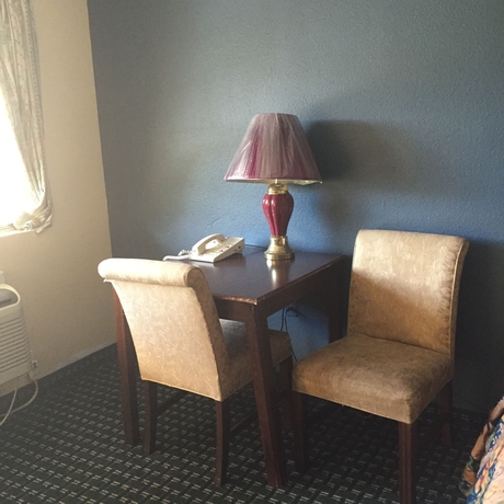 Imagen de la habitación del Hotel Guest Inn and Suites. Foto 2
