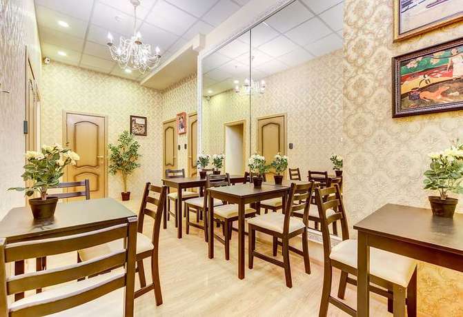 Imagen de los interiores del Hotel Guest Rooms At Marata 10. Foto 6