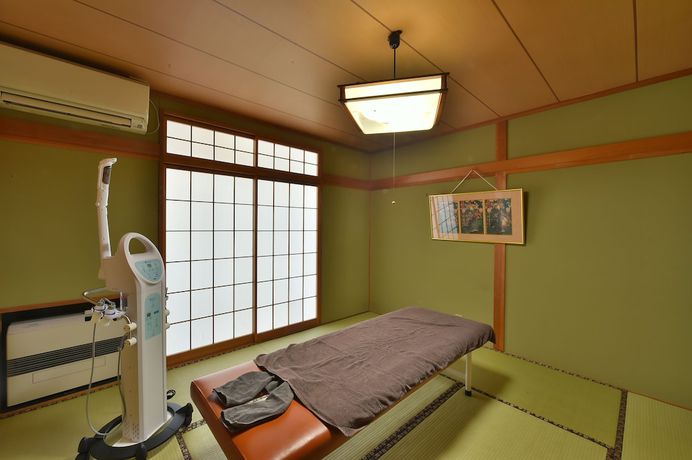 Imagen de los interiores del Hotel Guest room Furusatomura Kogeikan. Foto 10