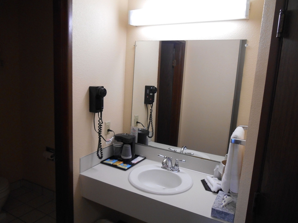 Imagen de la habitación del Hotel GuestHouse Inn and Suites Eugene Springfield. Foto 5