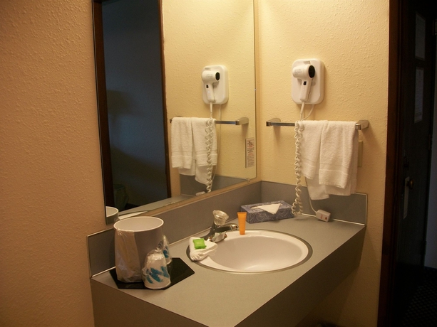 Imagen de la habitación del Hotel GuestHouse Inn and Suites Eugene Springfield. Foto 7