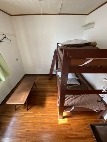 Imagen de la habitación del Hotel Guesthouse Base Okinawa -hostel-. Foto 18