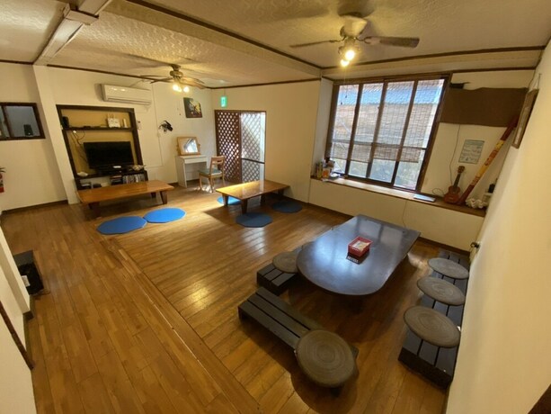 Imagen de los interiores del Hotel Guesthouse Base Okinawa -hostel-. Foto 26