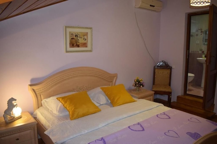 Imagen de la habitación del Hotel Guesthouse Lago and Wine Cellar. Foto 11
