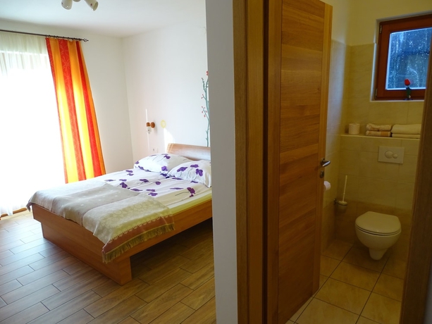 Imagen de la habitación del Hotel Guesthouse Mesec Zaplana. Foto 11