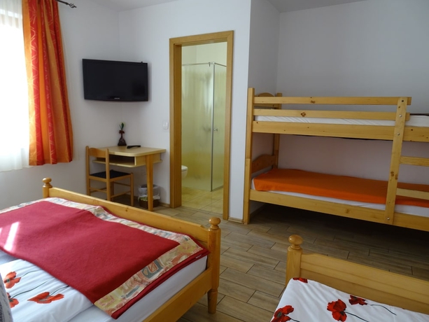 Imagen de la habitación del Hotel Guesthouse Mesec Zaplana. Foto 12