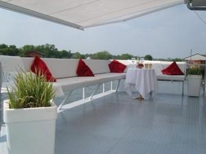 Imagen de los exteriores del Hotel Guesthouse Y Housing Oh Là Là Mosae. Foto 3