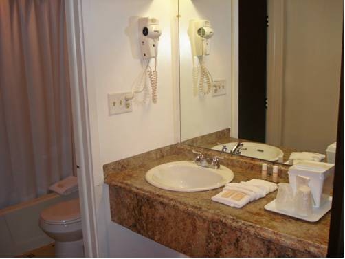 Imagen de la habitación del Hotel Guestlodge. Foto 10