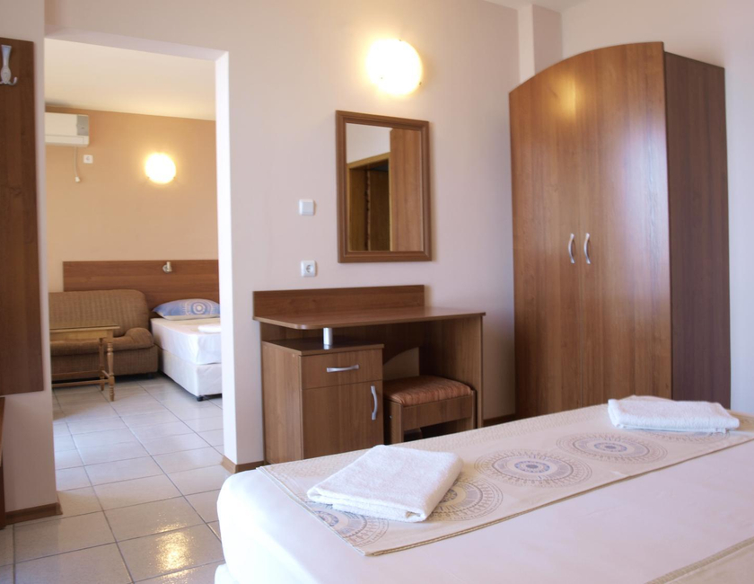 Imagen general del Hotel Guestrooms Maria Antoaneta. Foto 11