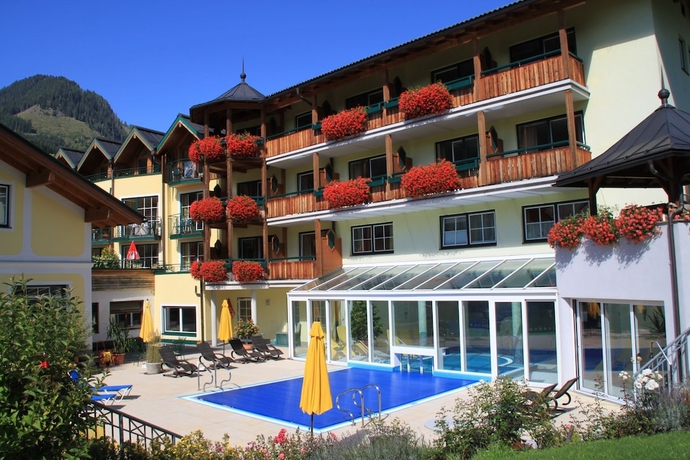 Imagen de la piscina del Hotel Guggenberger. Foto 18