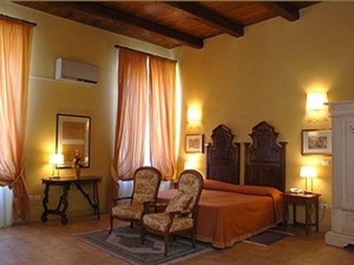 Imagen de la habitación del Hotel Gui Long. Foto 3