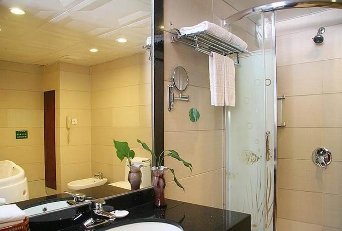 Imagen de los interiores del Hotel Guifu Hotel. Foto 19