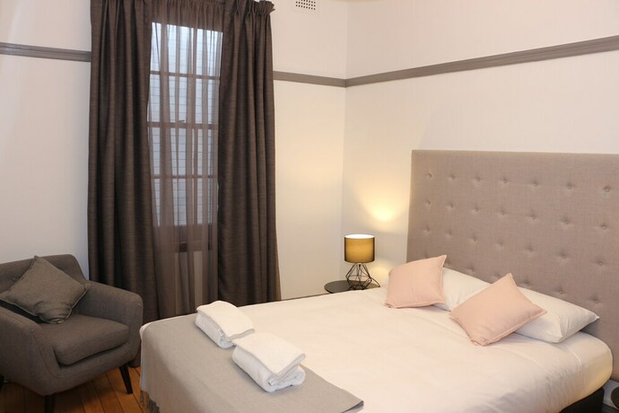 Imagen de la habitación del Hotel Guildford. Foto 33