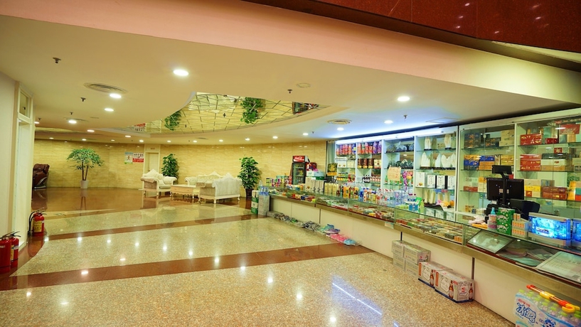 Imagen de los interiores del Hotel Guilin Hongkong. Foto 18